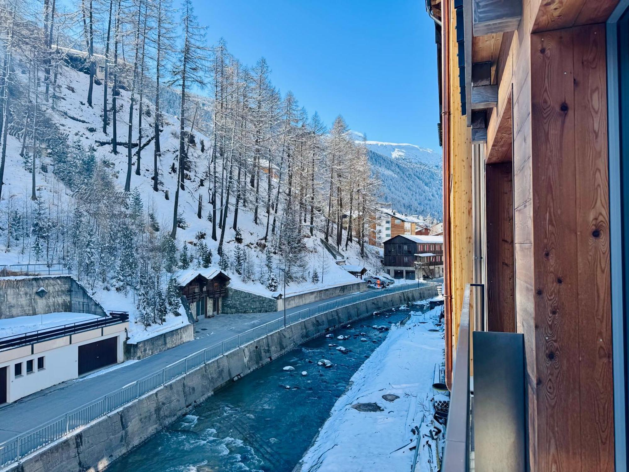 Peaky Riders Self Check-In Hotel Zermatt Exterior photo